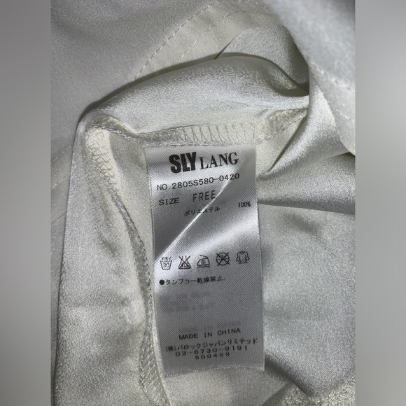SLY Lang tank top - Free Size  - Pre-owned. - Picture 8 of 8